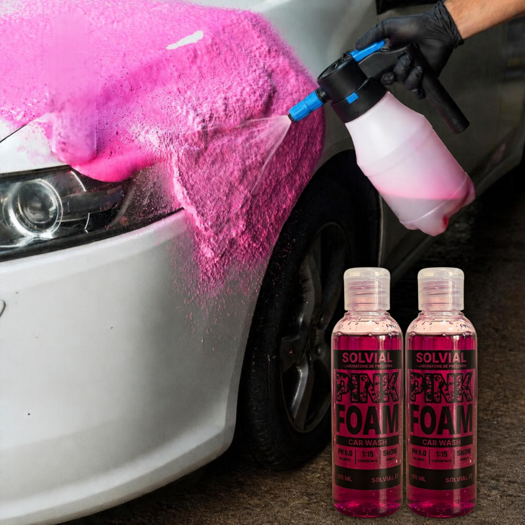 Schiuma rosa sulla carrozzeria con i flaconi PINK FOAM